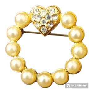 Vintage Heart Pearl Round Crystals Brooch Pin Party Love Holiday Gift or FREE**